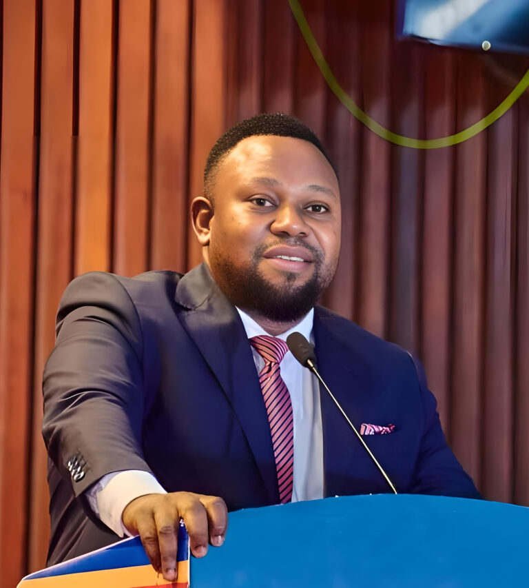 WhatsApp Image 2025-01-14 à 22.56.39_43501f7b-fotor-20250114235237